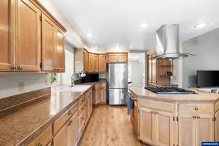 1942 Waymire St NW, Salem, OR 97304 - Photo 21