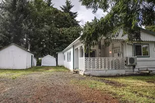 317 SE Swan Ave, Siletz, OR 97380 - Photo 3