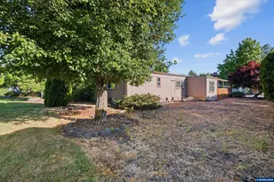 450 SE Lacreole Dr, Dallas, OR 97338 - Photo 29