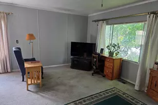 1905 Waverly Dr SE, Albany, OR 97322 - Photo 3