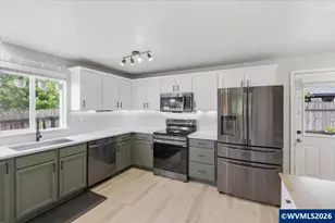 3523 College Lp SE, Albany, OR 97322 - Photo 13
