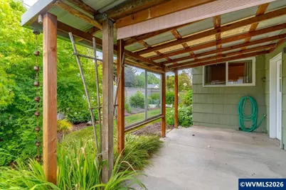 1563 Vanderbeck Ln, Woodburn, OR 97071 - Photo 9