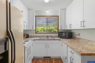 1959 Breakwood Cir SE, Albany, OR 97322 - Photo 11