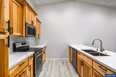 1183 37th Ct, Sweet Home, OR 97386 - Photo 5