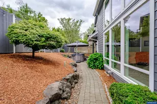 2697 Islander Ave NW, Salem, OR 97304 - Photo 47
