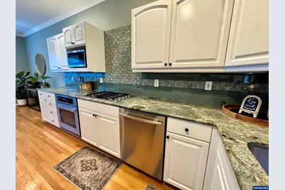 3530 S Corbett Av, Portland, OR 97239 - Photo 9