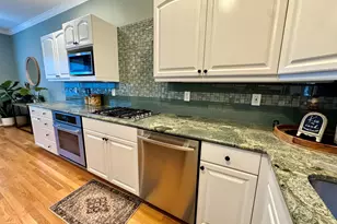 3530 S Corbett Ave, Portland, OR 97239 - Photo 9