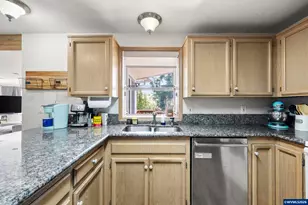 1589 Kenard St NW, Salem, OR 97304 - Photo 17