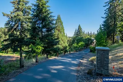 10102 Liberty Rd S, Salem, OR 97306 - Photo 3