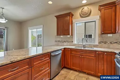 502 SW Augustus Dr, Dallas, OR 97338 - Photo 25