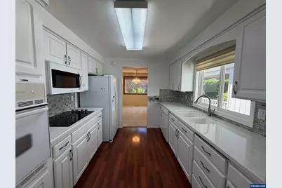 1852 Woodstock Cir NW, Salem, OR 97304 - Photo 9