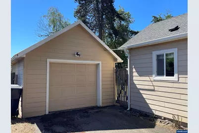 560 Warren St S, Monmouth, OR 97361 - Photo 3