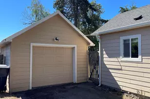 560 Warren St S, Monmouth, OR 97361 - Photo 3