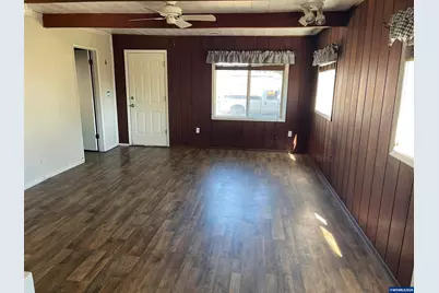560 Warren St S, Monmouth, OR 97361 - Photo 9
