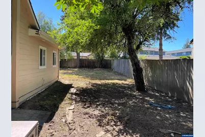 560 Warren St S, Monmouth, OR 97361 - Photo 5
