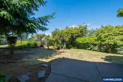 2469 Crestmont Cir S, Salem, OR 97302 - Photo 37