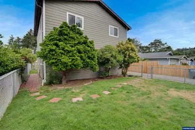 192 NW 58th St, Newport, OR 97365 - Photo 7