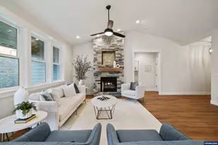 747 Emily Grace Ln SE, Salem, OR 97306 - Photo 9