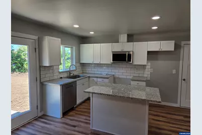 810 Kees (-812) St, Lebanon, OR 97355 - Photo 7