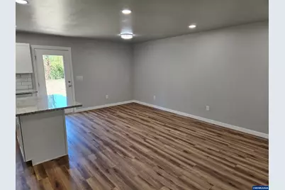810 Kees (-812) St, Lebanon, OR 97355 - Photo 9