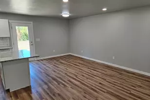 810 Kees (-812) St, Lebanon, OR 97355 - Photo 9