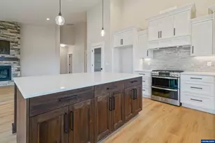 755 Emily Grace Ln SE, Salem, OR 97306 - Photo 29