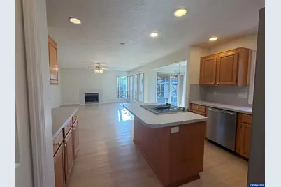 4283 Geranium Av NE, Salem, OR 97305 - Photo 11