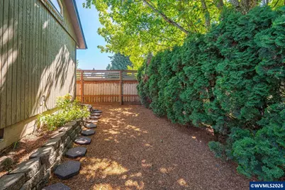 550 Wormwood St SE, Salem, OR 97306 - Photo 31