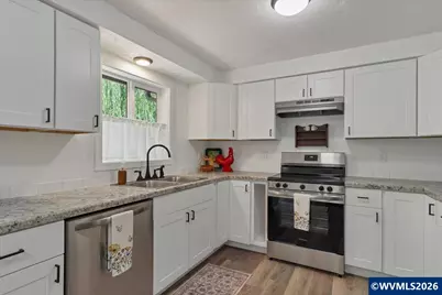 632 S 13th St, Independence, OR 97351 - Photo 13