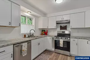 632 S 13th St, Independence, OR 97351 - Photo 13