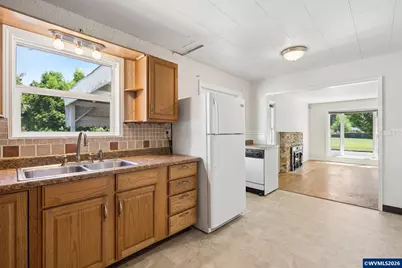 1385 Pearl St NE, Salem, OR 97301 - Photo 13