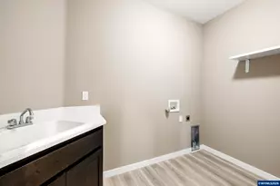 405 NE Berry St, Sublimity, OR 97385 - Photo 31