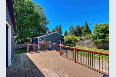 952 Main St E, Monmouth, OR 97361 - Photo 11