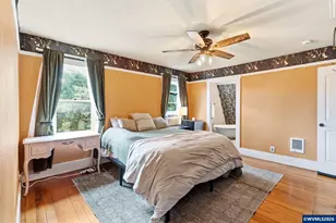 370 C St, Scotts Mills, OR 97375 - Photo 27