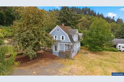 370 C St, Scotts Mills, OR 97375 - Photo 5