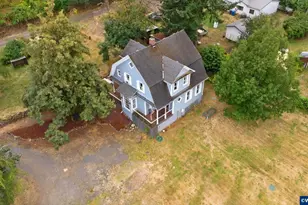 370 C St, Scotts Mills, OR 97375 - Photo 3