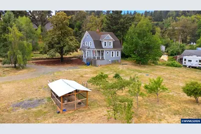 370 C St, Scotts Mills, OR 97375 - Photo 7