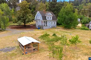 370 C St, Scotts Mills, OR 97375 - Photo 7