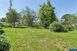 892 D St, Independence, OR 97351 - Photo 27