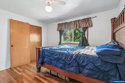 892 D St, Independence, OR 97351 - Photo 17