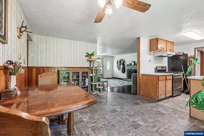 892 D St, Independence, OR 97351 - Photo 7