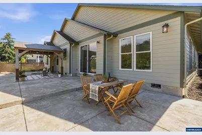2301 Robbins Wy, Lebanon, OR 97355 - Photo 33