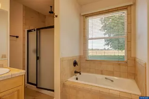 23522 Chaffey Ln, Aurora, OR 97002 - Photo 21