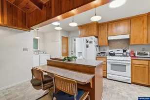 1740 NW Woodland Dr, Corvallis, OR 97330 - Photo 15