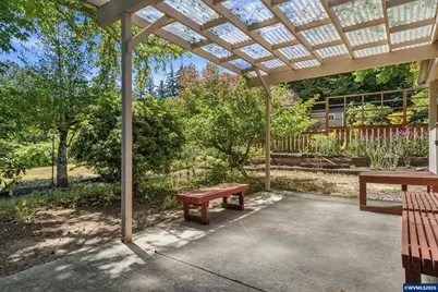 1740 NW Woodland Dr, Corvallis, OR 97330 - Photo 31
