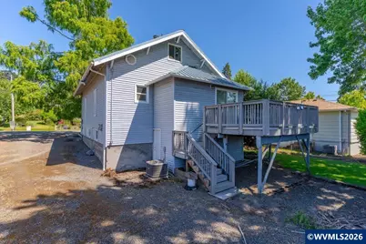 305 Mill St, Silverton, OR 97381 - Photo 41