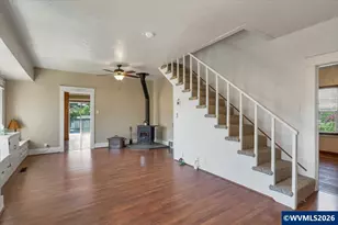 305 Mill St, Silverton, OR 97381 - Photo 11