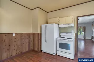 305 Mill St, Silverton, OR 97381 - Photo 21