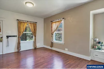 305 Mill St, Silverton, OR 97381 - Photo 13