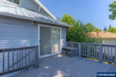 305 Mill St, Silverton, OR 97381 - Photo 35